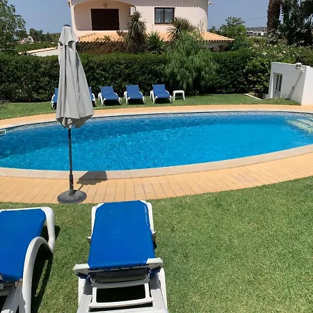 Roja Pé Villa Albufeira