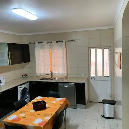 Roja Pé Villa