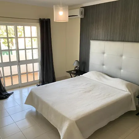 Roja Pé Villa